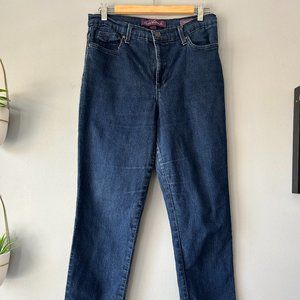 Gloria Vanderbilt "Amanda" jeans